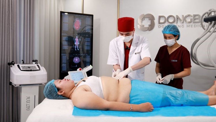 Khách hàng lựa chọn giảm béo tại VTM Dongbang 