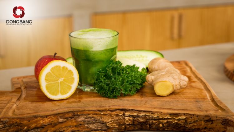 Nước detox 7 ngày bằng nước ép xanh bổ sung vitamin C và chất xơ