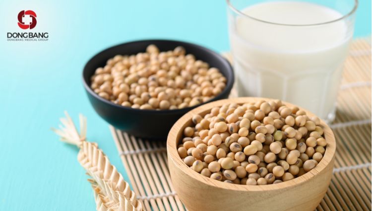 Uống sữa đậu nành vào buổi sáng cung cấp năng lượng