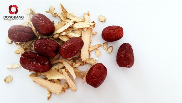 Canh táo đỏ nhân sâm