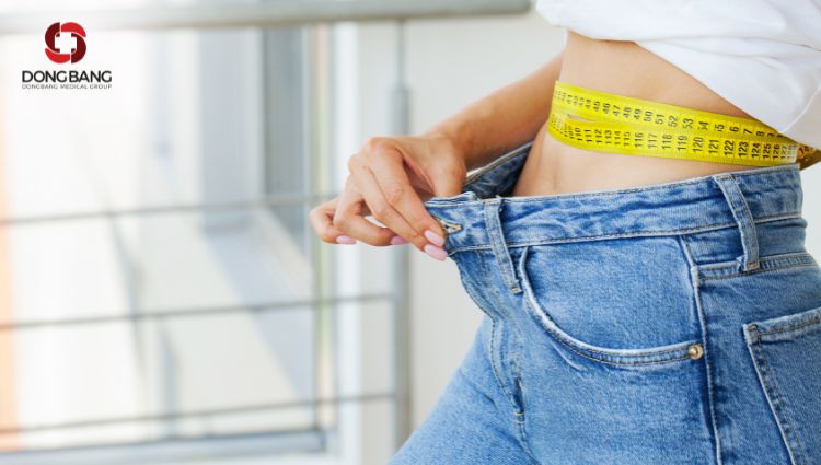 Quần áo mặc rộng là cách nhận biết cơ thể bạn thay đổi