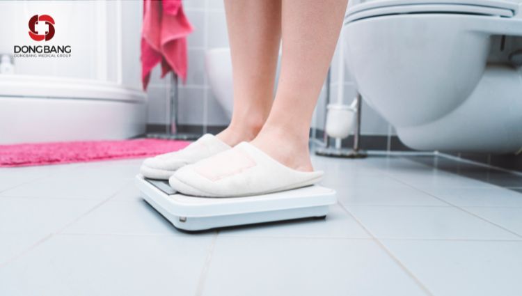 Tự cân, tự theo dõi cơ thể rất hữu ích đối với bạn